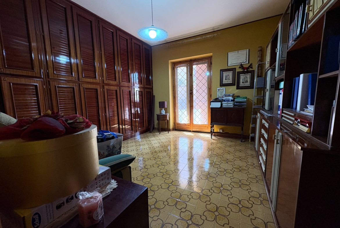 PALMIOLI 268- Ampio trilocale-terrazzo 200 mq-zona Santa Maria