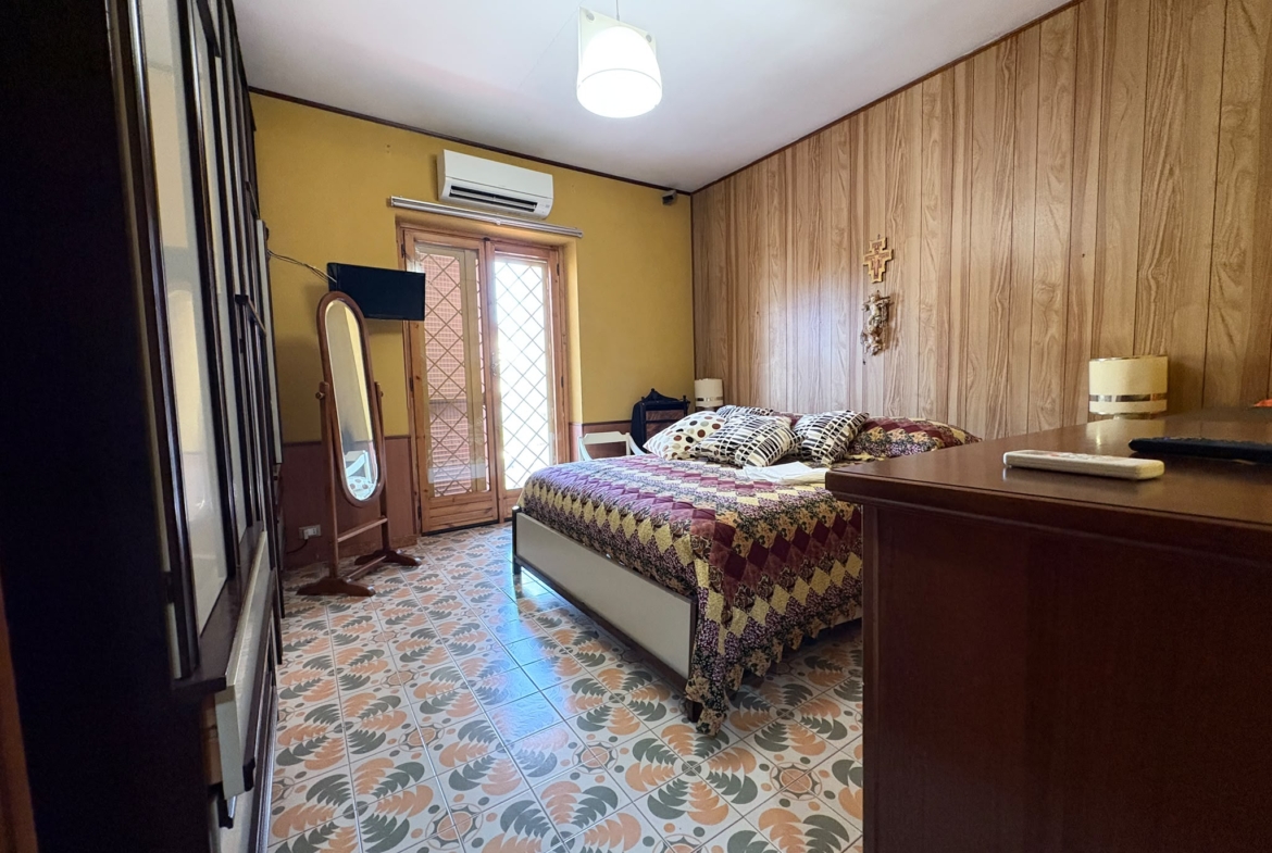 PALMIOLI 268- Ampio trilocale-terrazzo 200 mq-zona Santa Maria