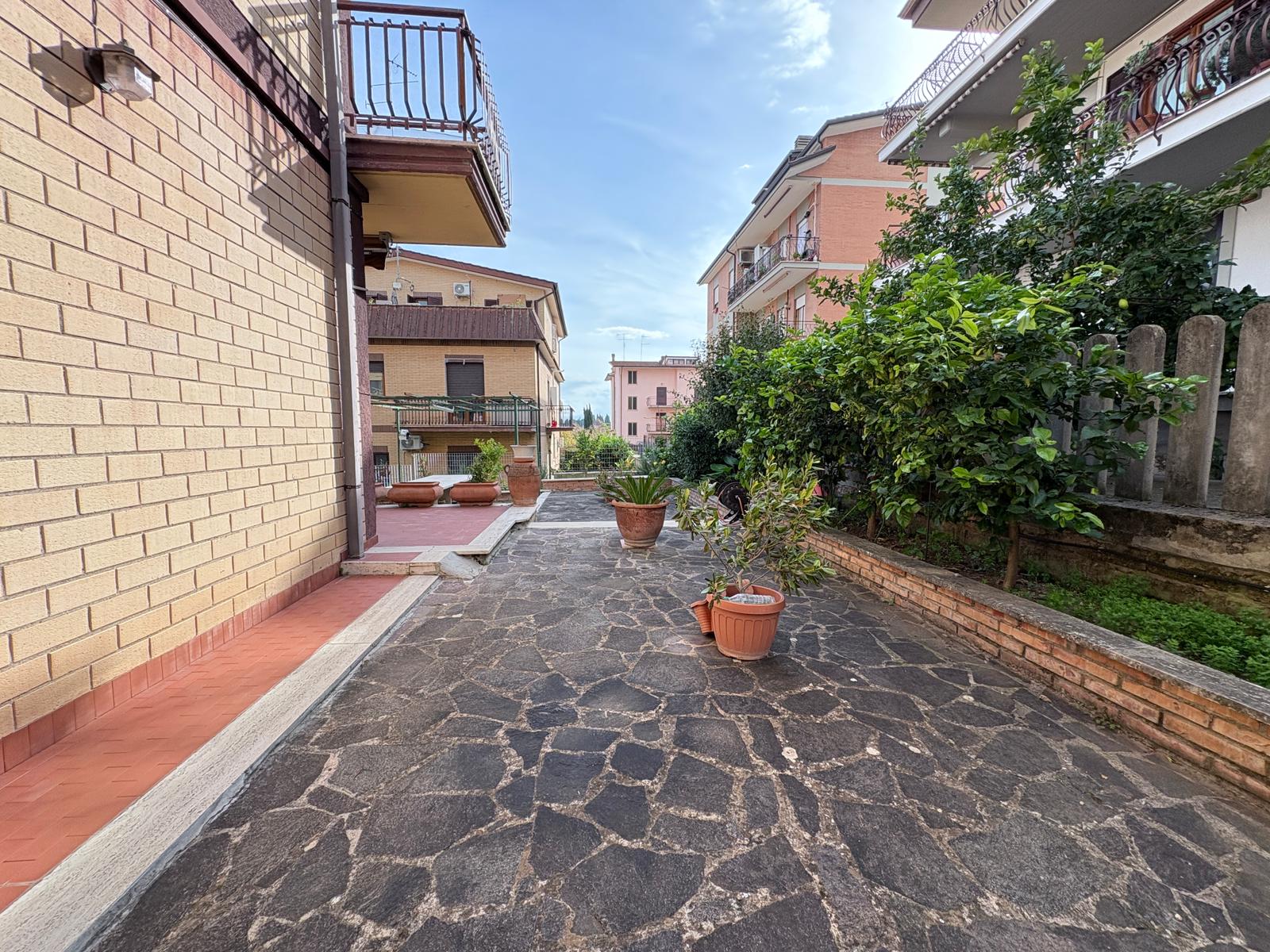 1afbb9c3-9411-4eb7-9793-fe8c6c2e23cc PALMIOLI 268- Ampio trilocale-terrazzo 200 mq-zona Santa Maria