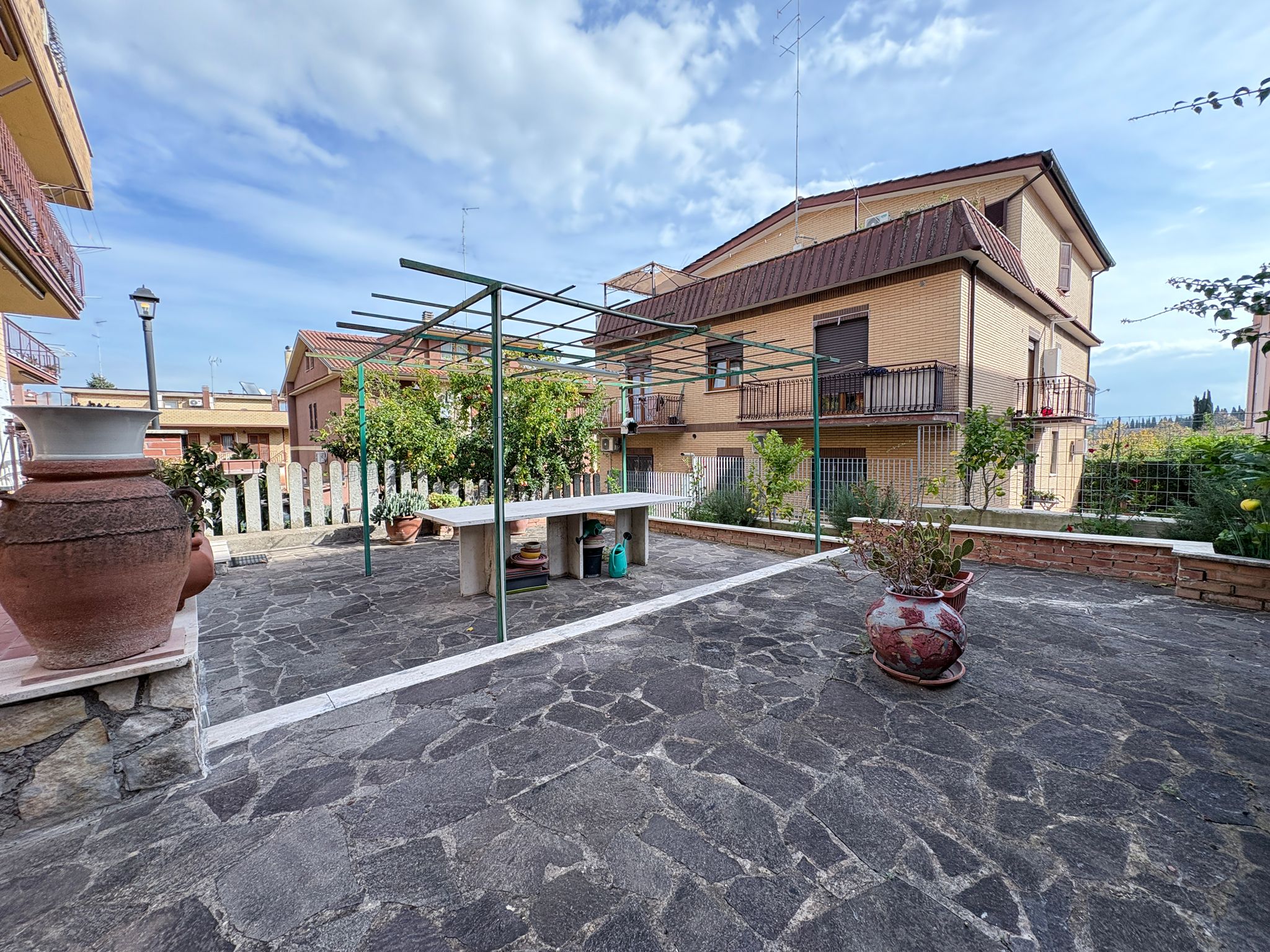 2b6348ad-247e-43cd-87bc-adeffd7e7ab3 PALMIOLI 268- Ampio trilocale-terrazzo 200 mq-zona Santa Maria