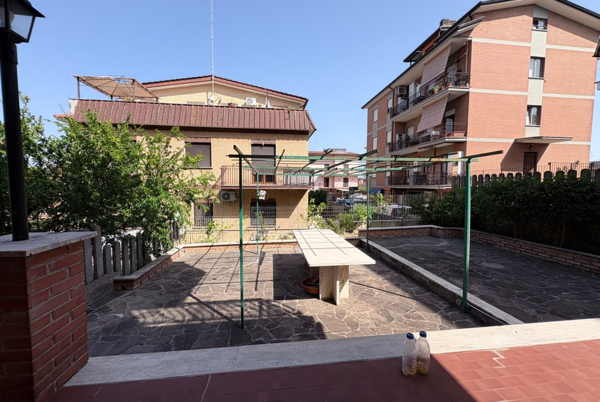 PALMIOLI 268- Ampio trilocale-terrazzo 200 mq-zona Santa Maria