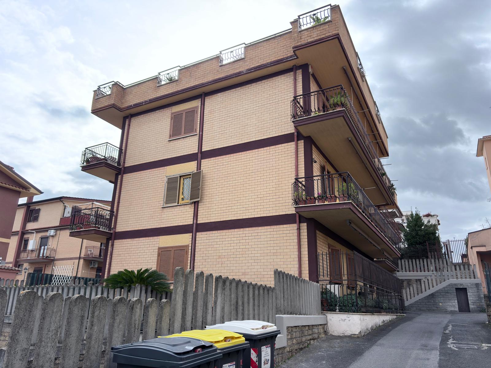 48ba6626-c83b-4020-901f-b7ca9cb8478c PALMIOLI 268- Ampio trilocale-terrazzo 200 mq-zona Santa Maria