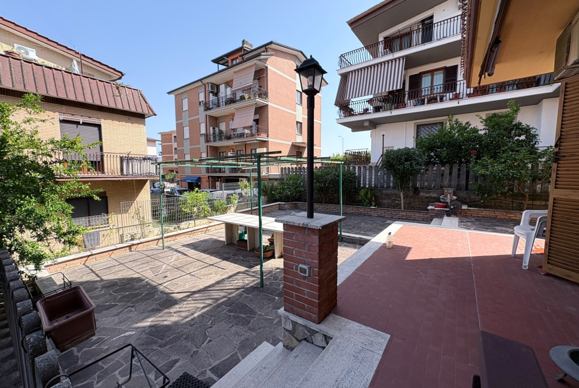 PALMIOLI 268- Ampio trilocale-terrazzo 200 mq-zona Santa Maria