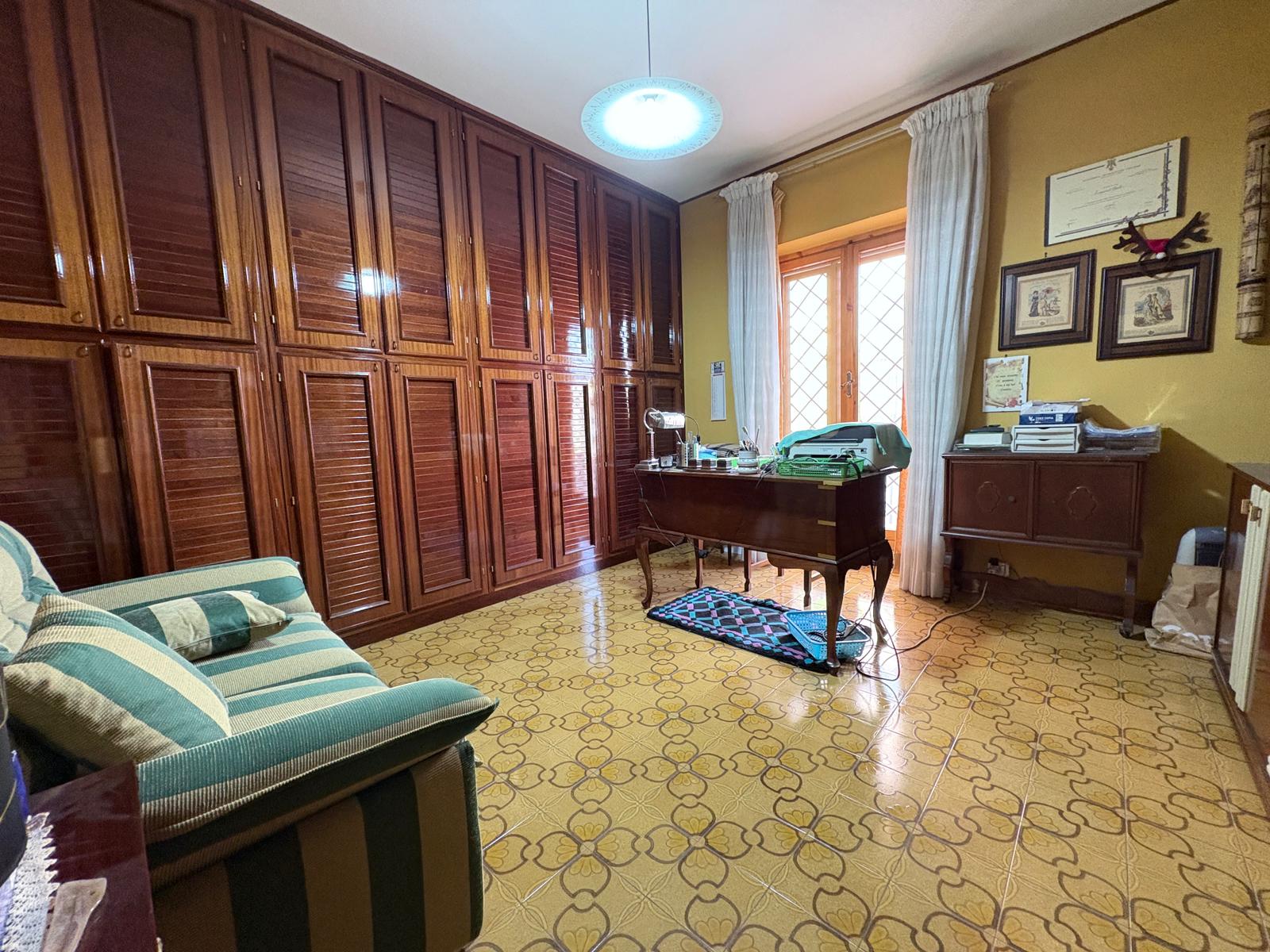 55e01336-ad70-453e-ac54-ba418d0ca0ab PALMIOLI 268- Ampio trilocale-terrazzo 200 mq-zona Santa Maria