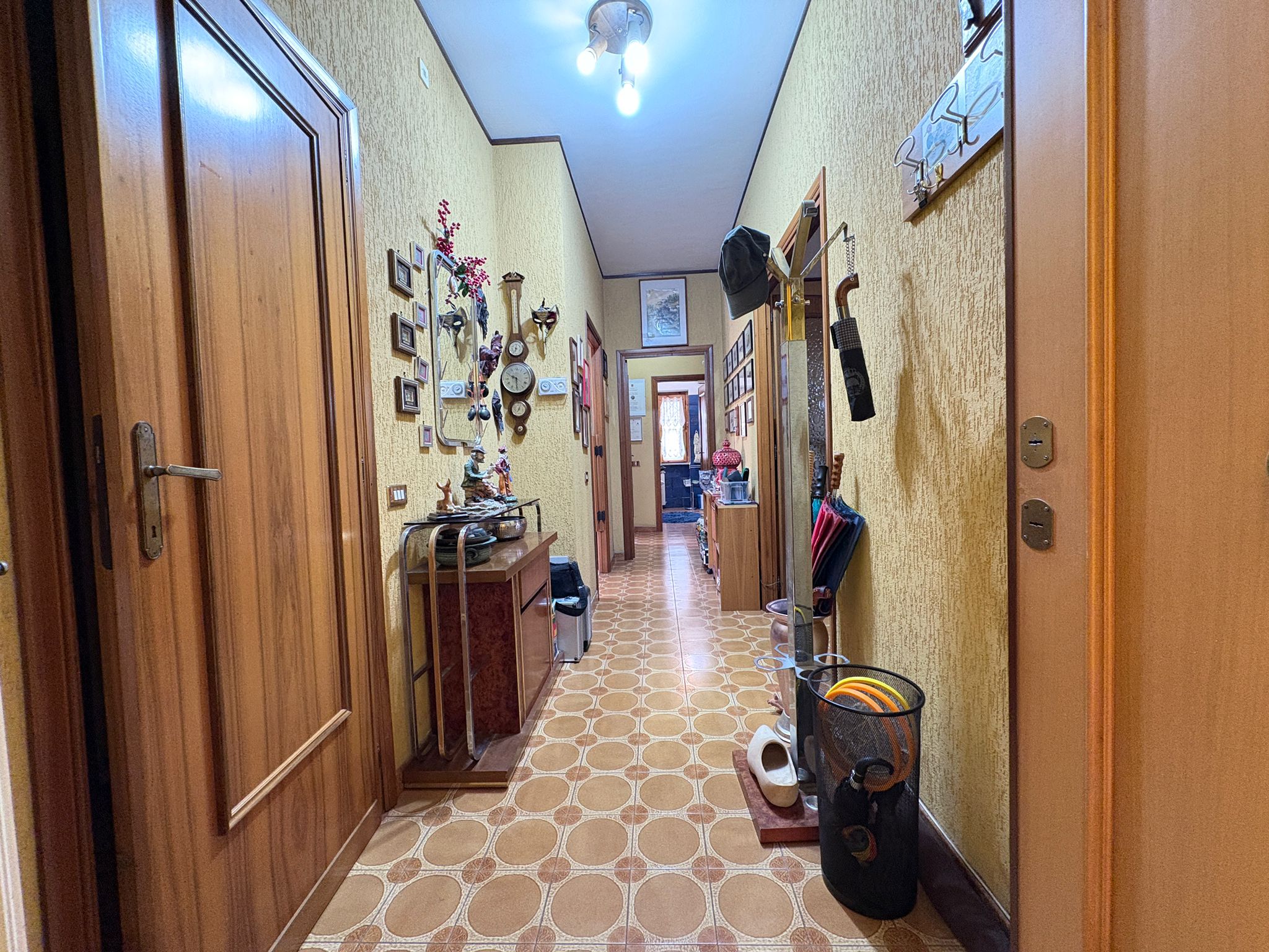 5b206dbc-f26b-4339-8fdb-3ec3d60a6b70 PALMIOLI 268- Ampio trilocale-terrazzo 200 mq-zona Santa Maria