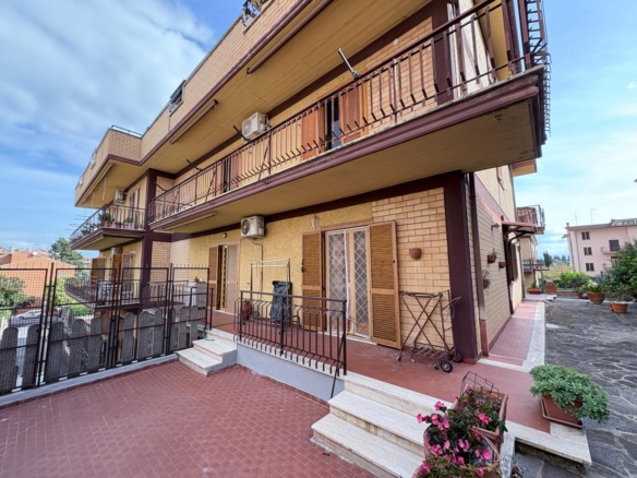 PALMIOLI 268- Ampio trilocale-terrazzo 200 mq-zona Santa Maria