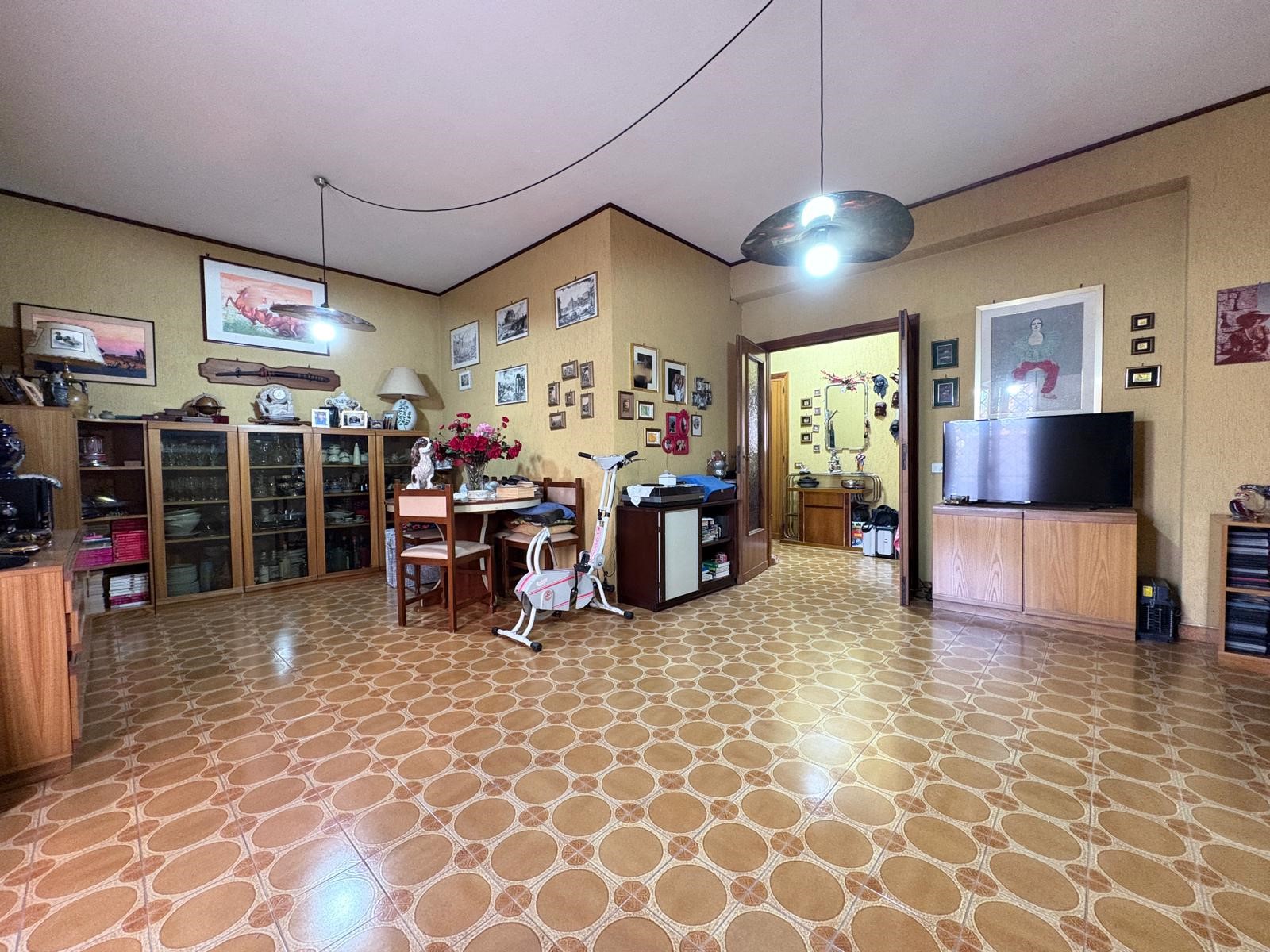 a0d26a46-74e6-4150-9962-922e84996ddb PALMIOLI 268- Ampio trilocale-terrazzo 200 mq-zona Santa Maria