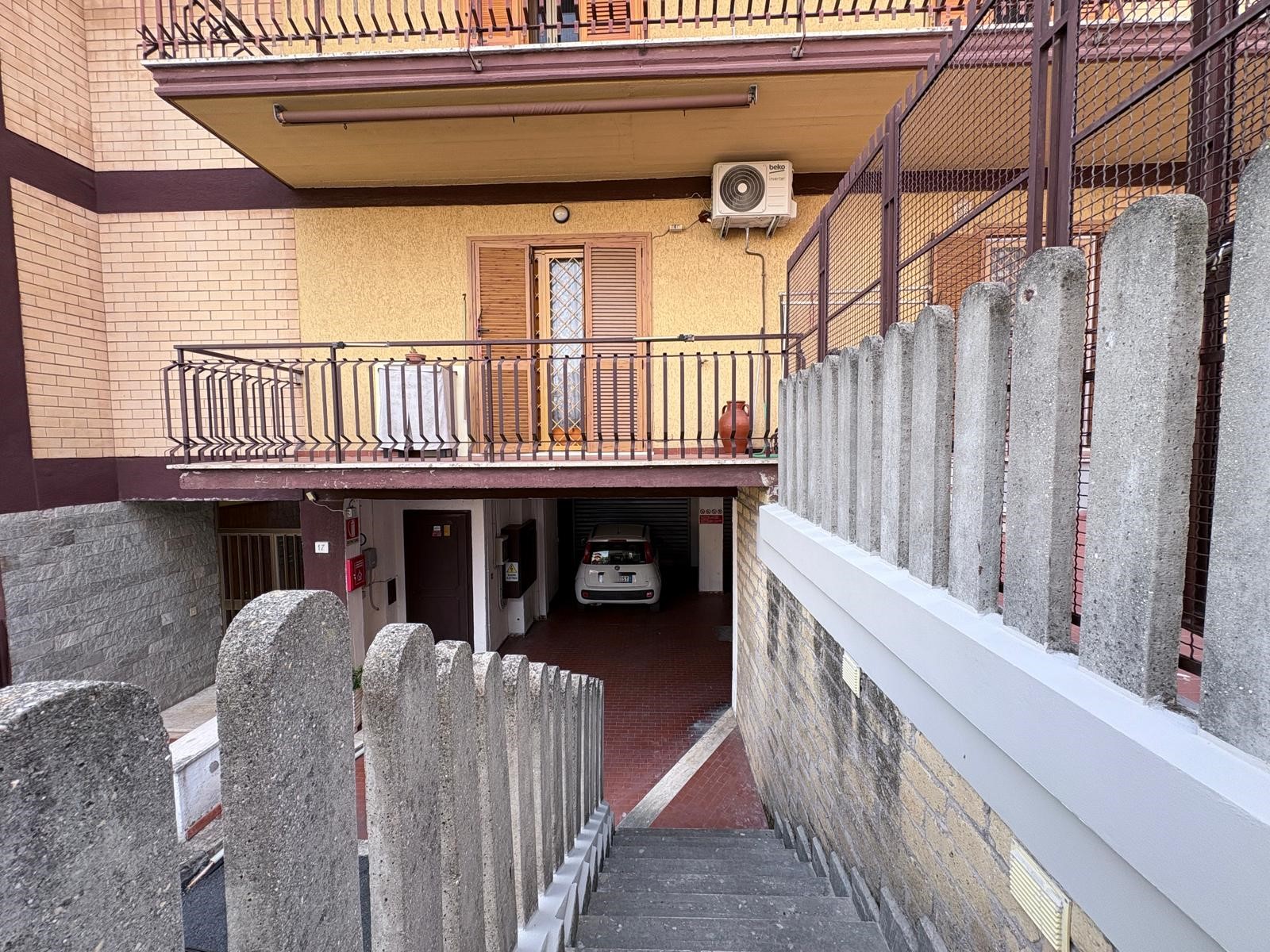 a29fcc4f-3cf5-4139-a243-80a597be02d2 PALMIOLI 268- Ampio trilocale-terrazzo 200 mq-zona Santa Maria