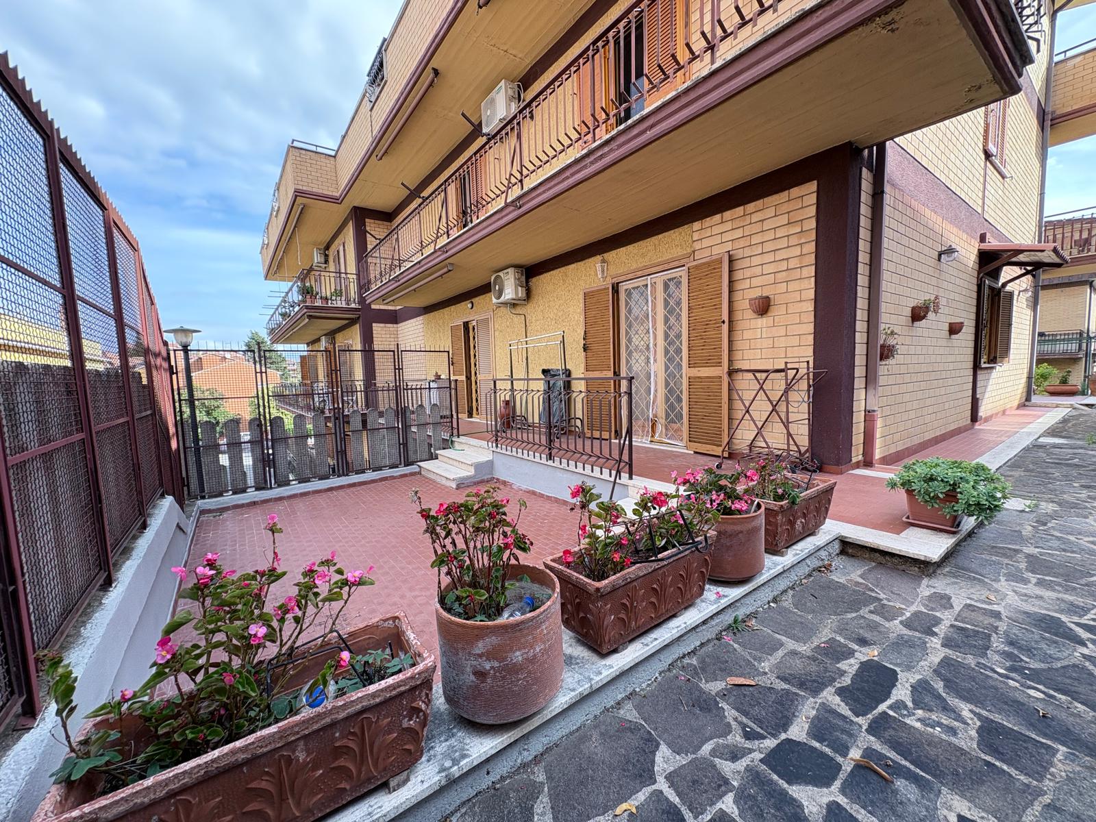 a82d4b47-de9e-48e1-ac0e-207a919e23a7 PALMIOLI 268- Ampio trilocale-terrazzo 200 mq-zona Santa Maria