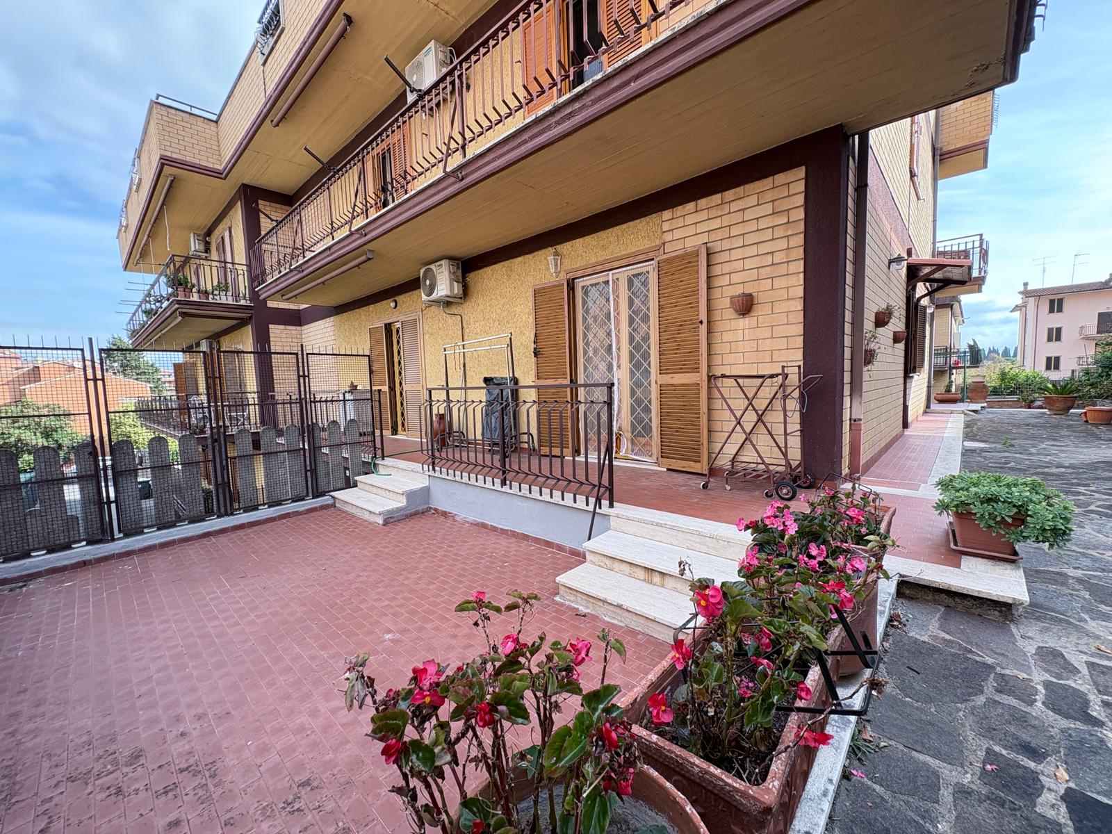 c9c53e66-ca77-446d-bbf6-b389e7ffd792 PALMIOLI 268- Ampio trilocale-terrazzo 200 mq-zona Santa Maria