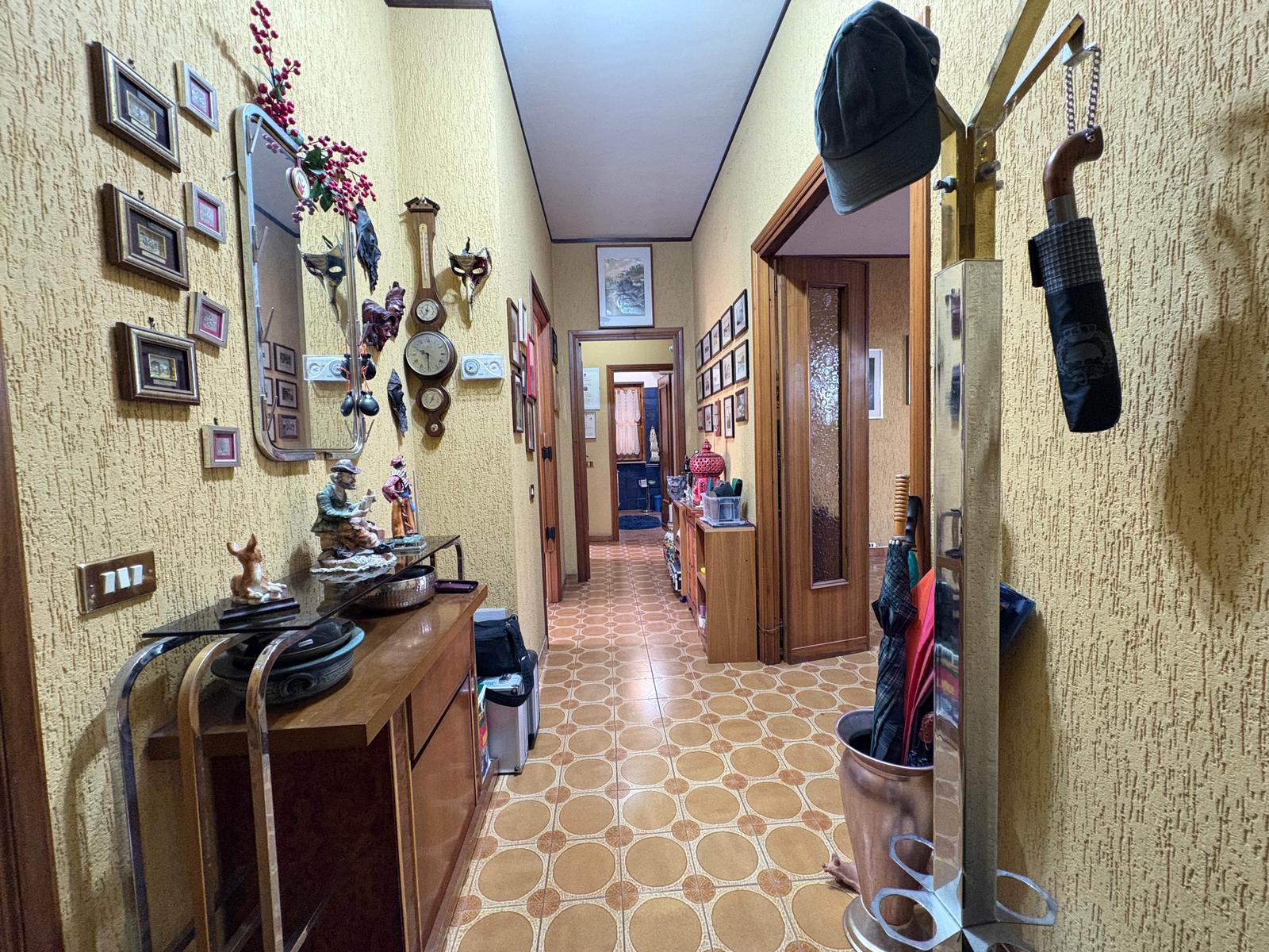 d3255eec-68ac-4c43-ba81-4eedc7bf1e9f PALMIOLI 268- Ampio trilocale-terrazzo 200 mq-zona Santa Maria