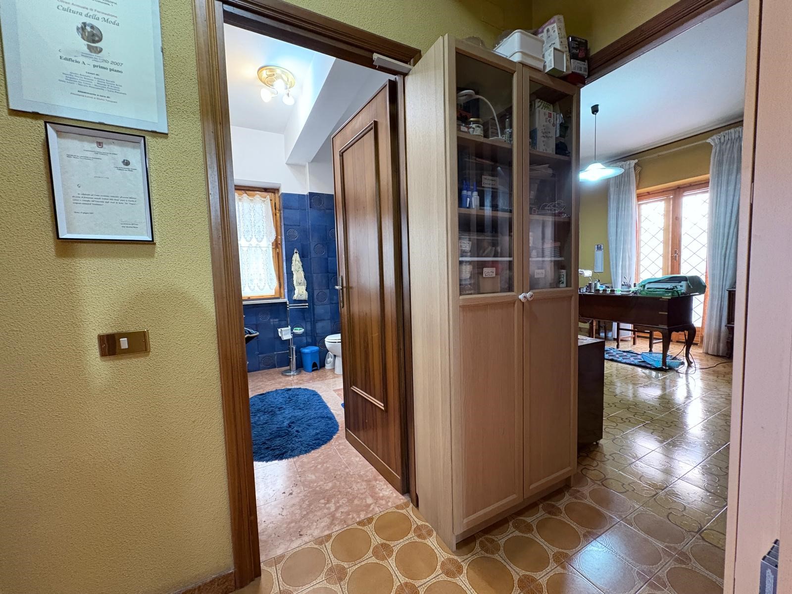 d7a81e82-ed87-408d-b9c0-5c46d3112b60 PALMIOLI 268- Ampio trilocale-terrazzo 200 mq-zona Santa Maria