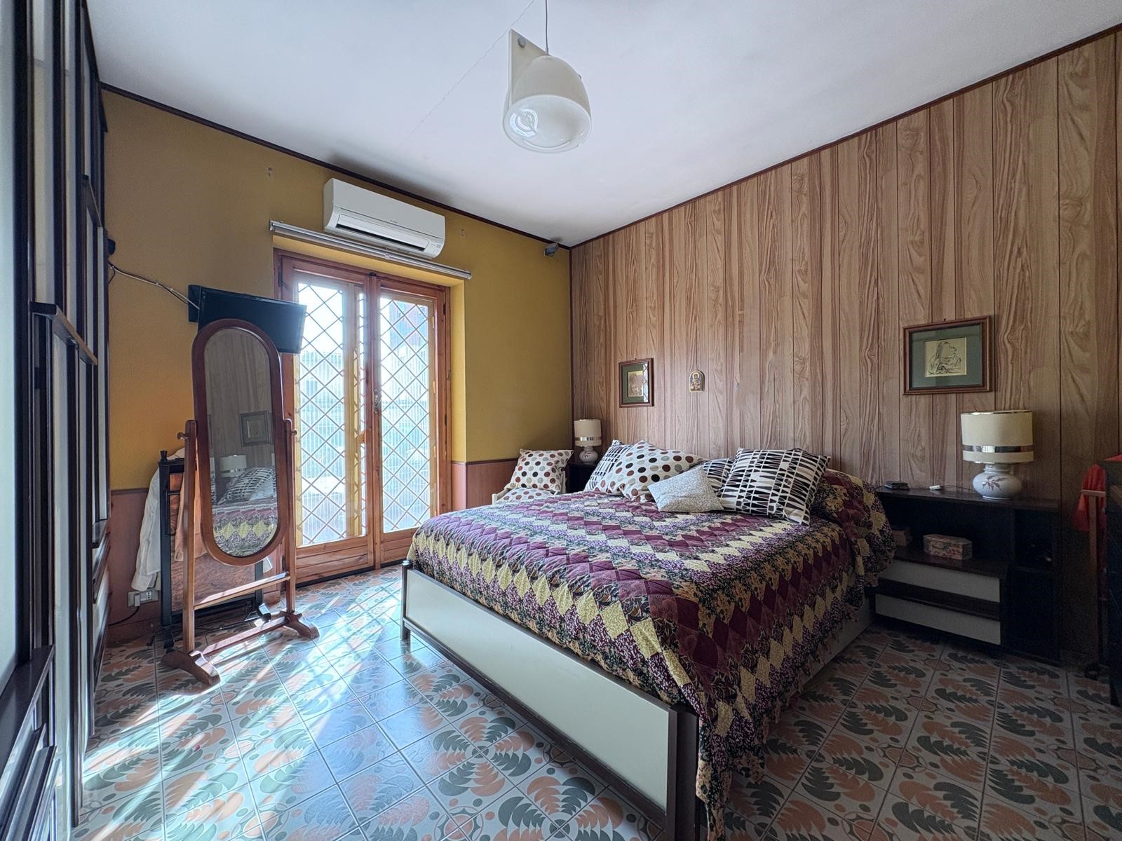 e0ca3185-c0f8-4976-bb73-f14cf0e46fe7 PALMIOLI 268- Ampio trilocale-terrazzo 200 mq-zona Santa Maria