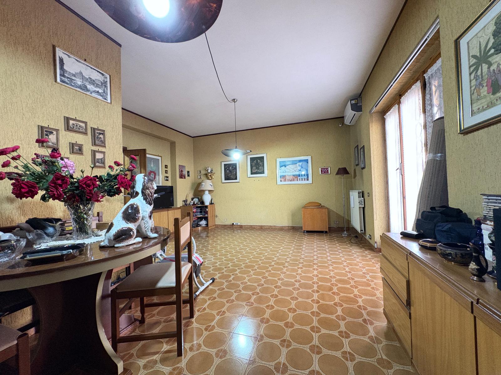 e391a71a-8acb-464c-b176-b89b07733143 PALMIOLI 268- Ampio trilocale-terrazzo 200 mq-zona Santa Maria