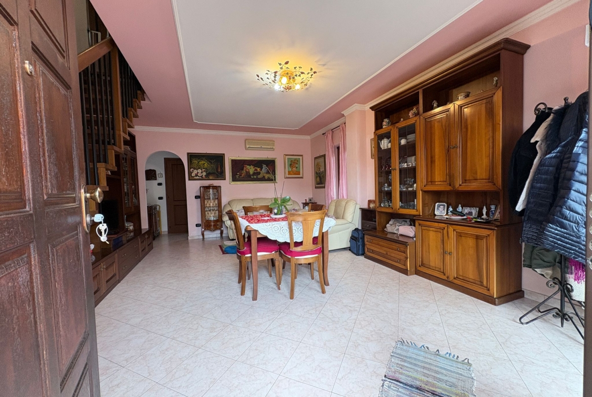 PIAVE 339 – Ampio Pentalocale Indipendente Bilivello-Giardino-Terrazzi