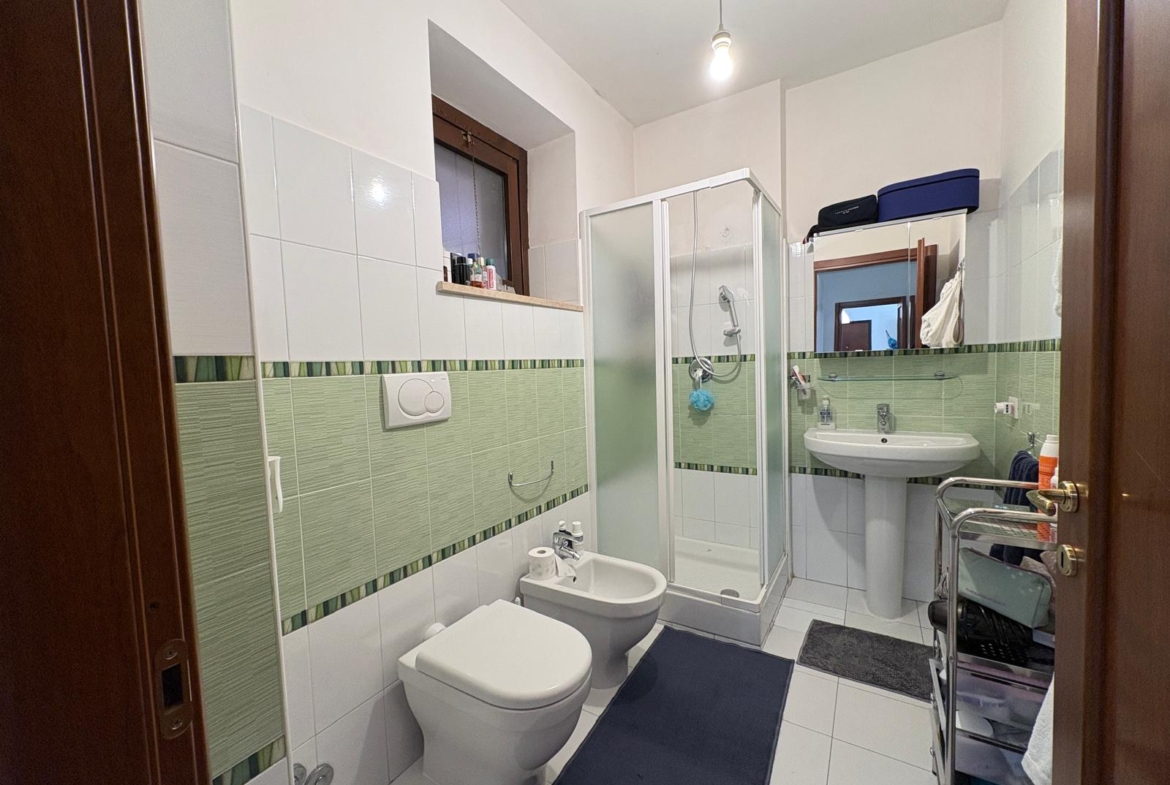 COMMERCIO209-appartamento trilocale-contesto residenziale-ampio terrazzo-cantina