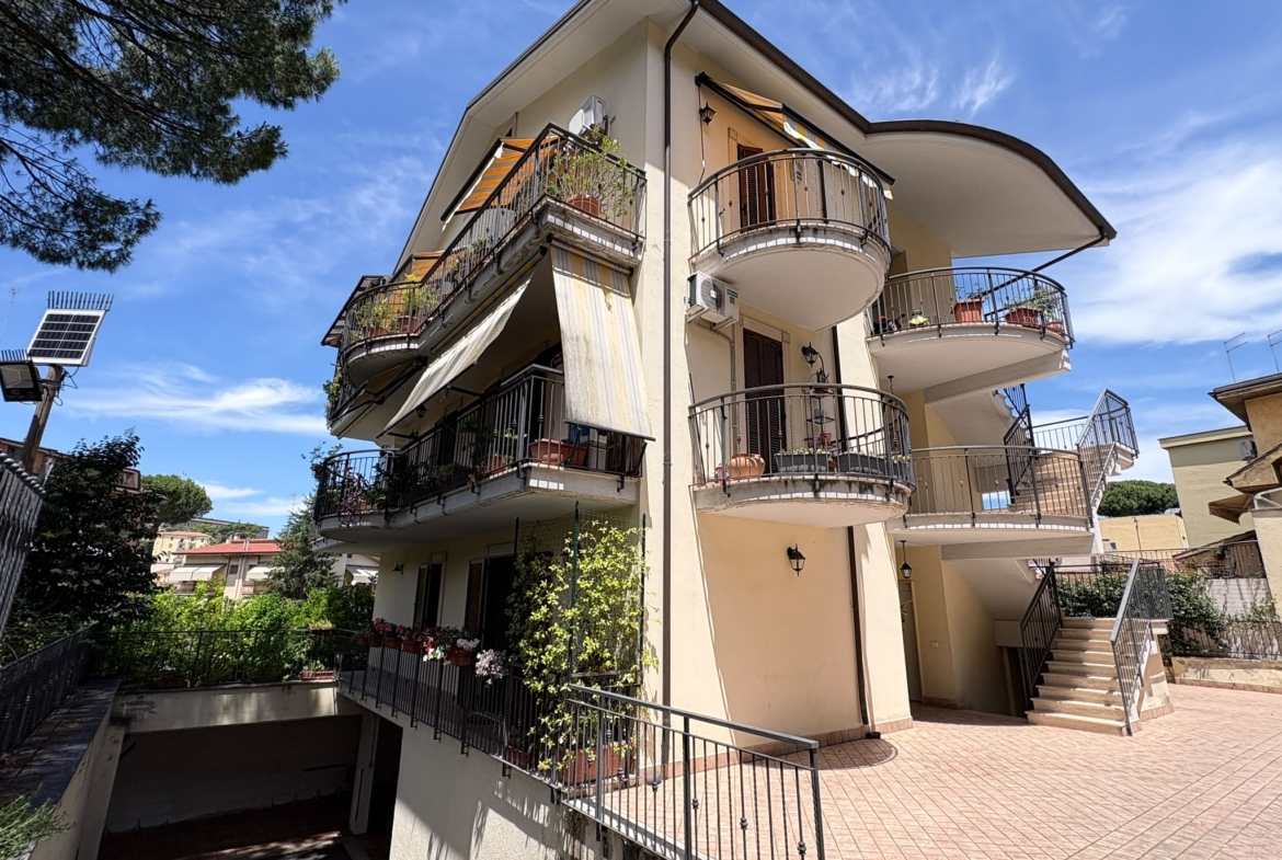 SANMATTEO165-Grazioso Bilocale-balcone perimetrale-posto auto-cantina