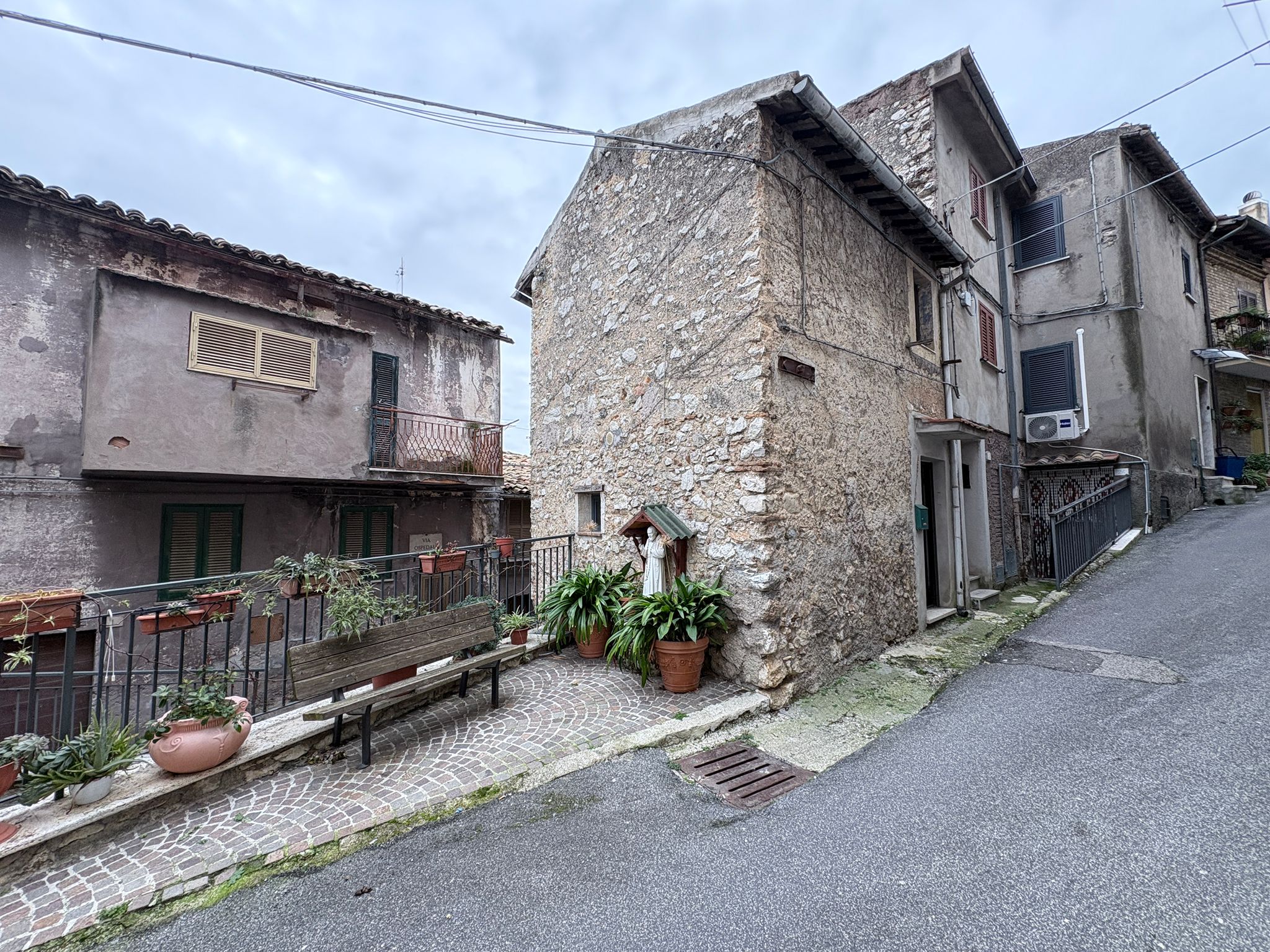 BIXIO450-Scandriglia-Locazione Ampio bilivello-ingresso indipendente