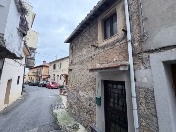 BIXIO450-Scandriglia-Locazione Ampio bilivello-ingresso indipendente