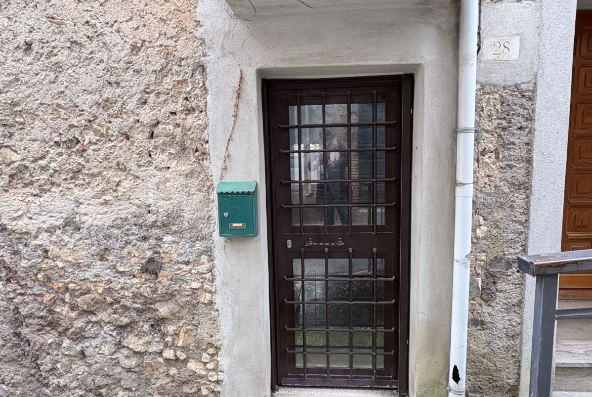 BIXIO450-Scandriglia-Locazione Ampio bilivello-ingresso indipendente