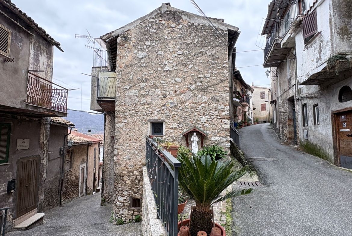 BIXIO450-Scandriglia-Locazione Ampio bilivello-ingresso indipendente
