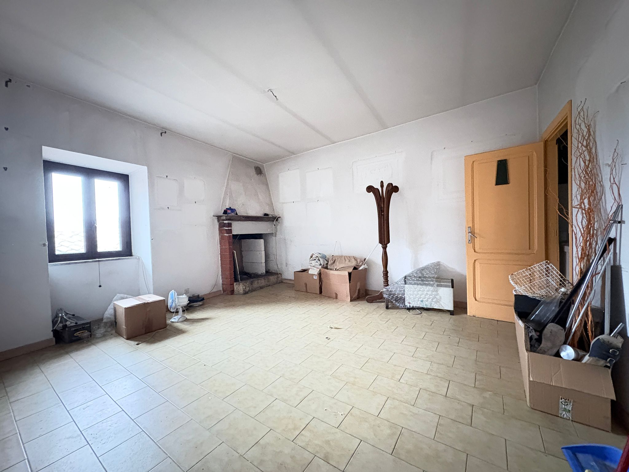 BIXIO450-Scandriglia-Locazione Ampio bilivello-ingresso indipendente