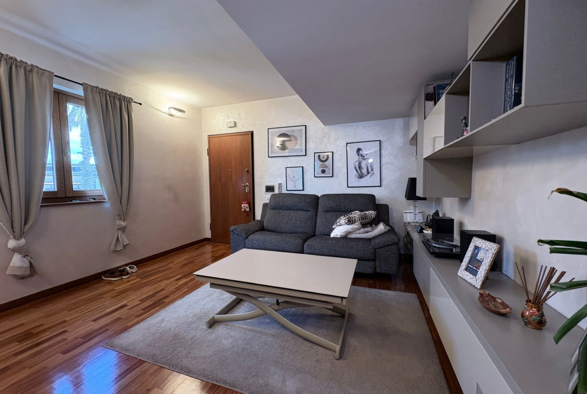ISONZO257-Bilivello completamente ristrutturato con balcone, terrazzi e box