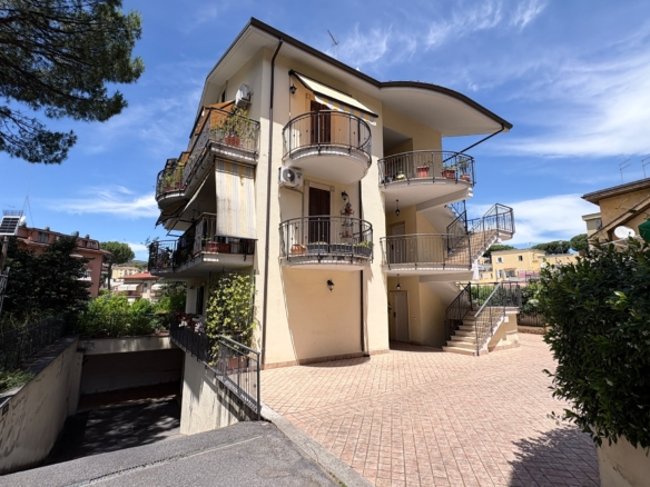 SANMATTEO165-Grazioso Bilocale-balcone perimetrale-posto auto-cantina
