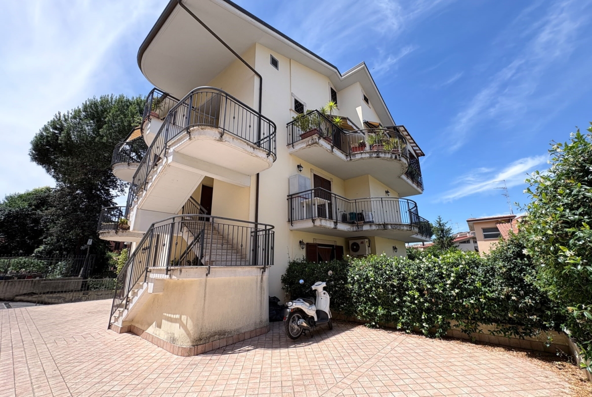 SANMATTEO165-Grazioso Bilocale-balcone perimetrale-posto auto-cantina