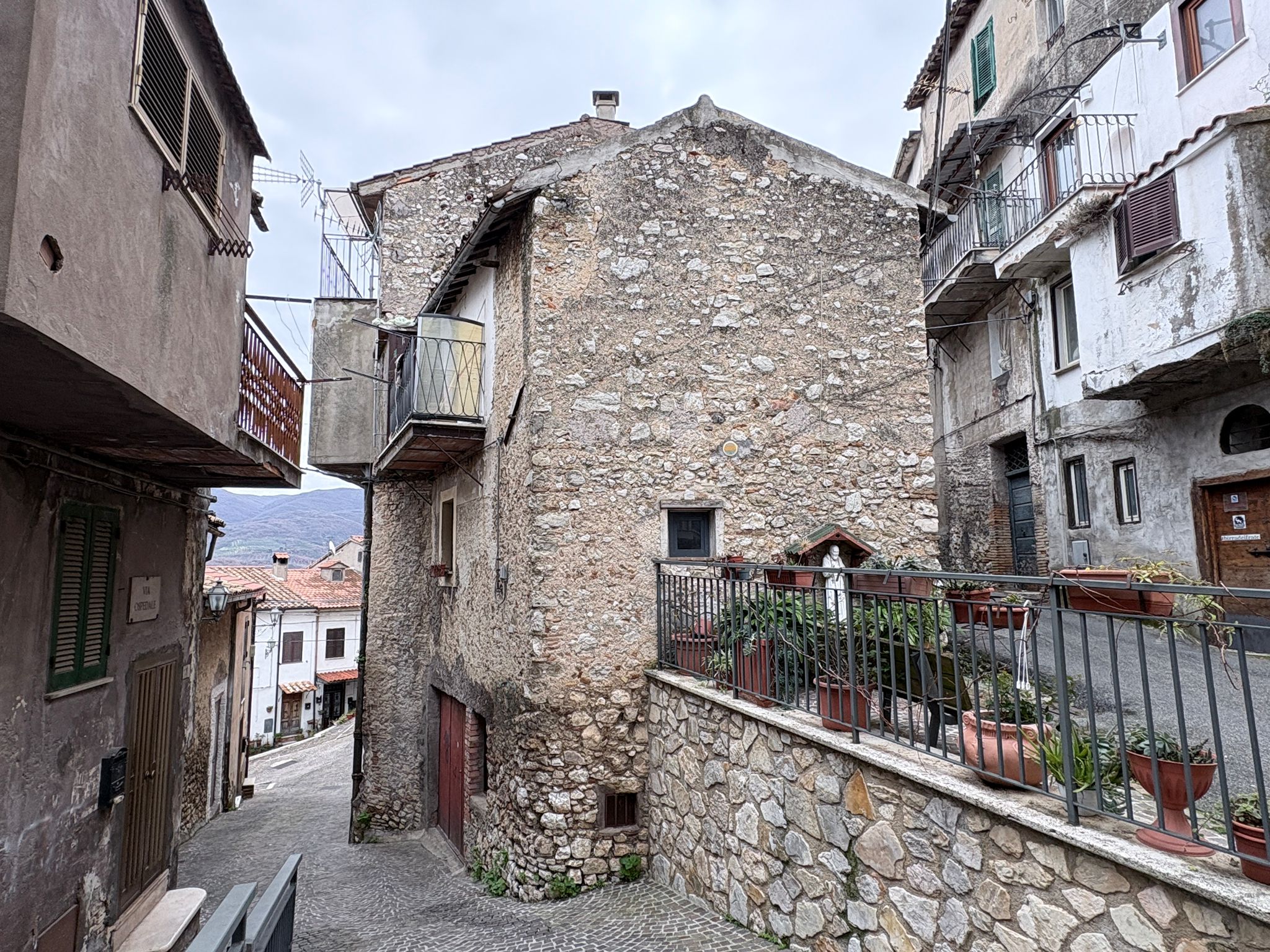 BIXIO450-Scandriglia-Locazione Ampio bilivello-ingresso indipendente