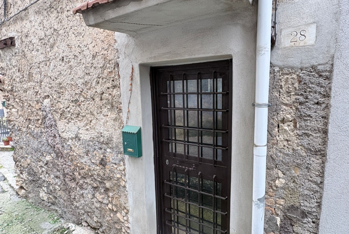 BIXIO450-Scandriglia-Locazione Ampio bilivello-ingresso indipendente