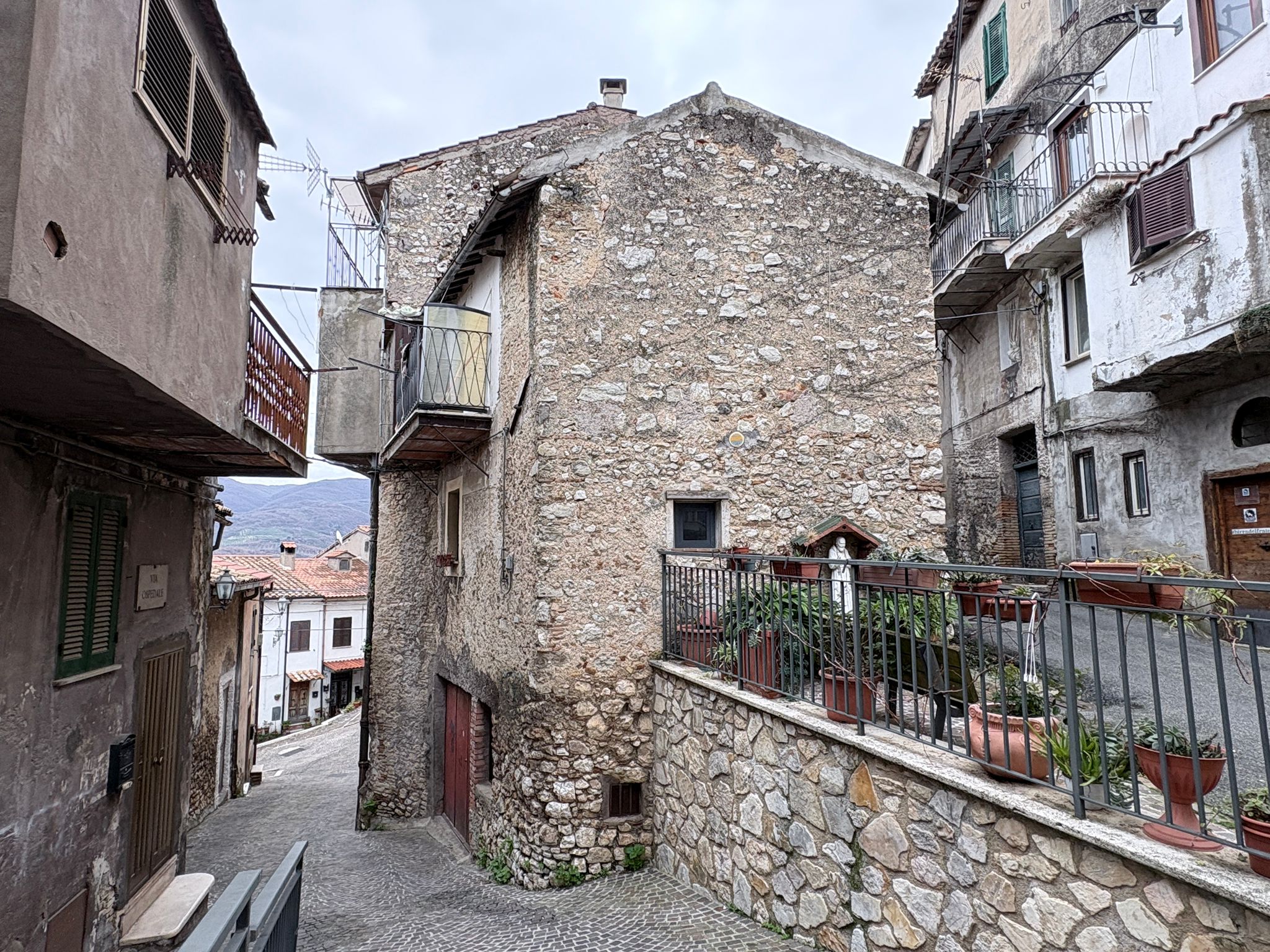 BIXIO450-Scandriglia-Locazione Ampio bilivello-ingresso indipendente