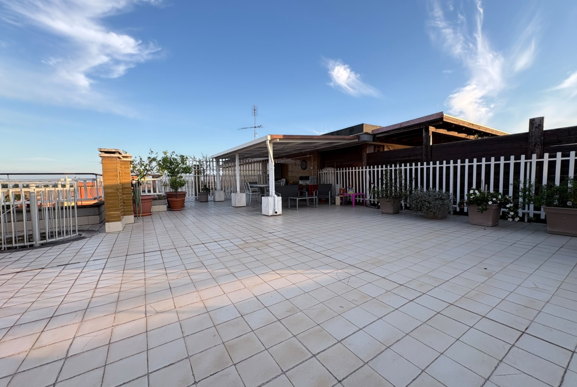 POGGIOCAIANO237- Settebagni-appartamento-box auto-terrazza esclusiva