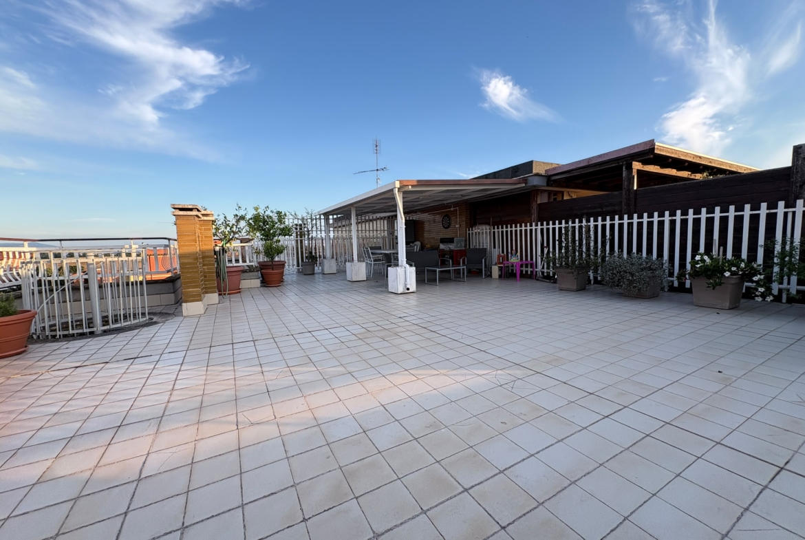 POGGIOCAIANO237- Settebagni-appartamento-box auto-terrazza esclusiva