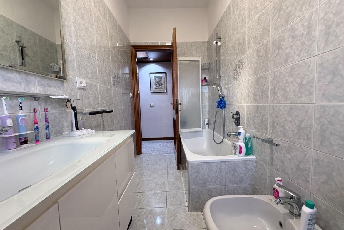 POGGIOCAIANO237- Settebagni-appartamento-box auto-terrazza esclusiva