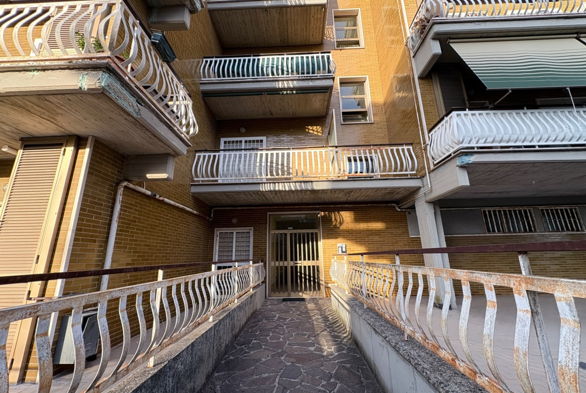 POGGIOCAIANO237- Settebagni-appartamento-box auto-terrazza esclusiva