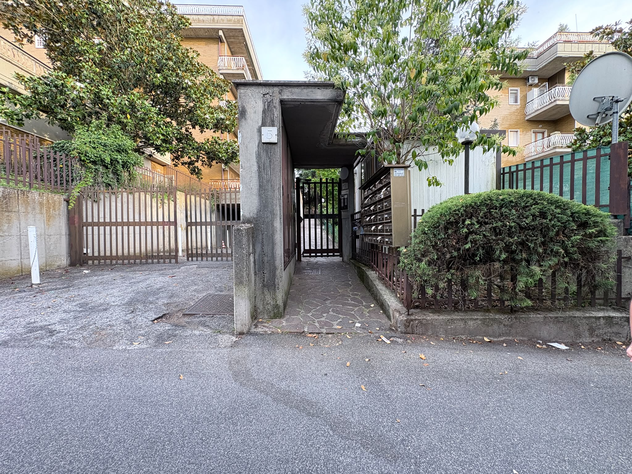 POGGIOCAIANO237- Settebagni-appartamento-box auto-terrazza esclusiva