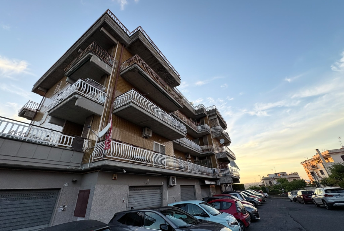 POGGIOCAIANO237- Settebagni-appartamento-box auto-terrazza esclusiva