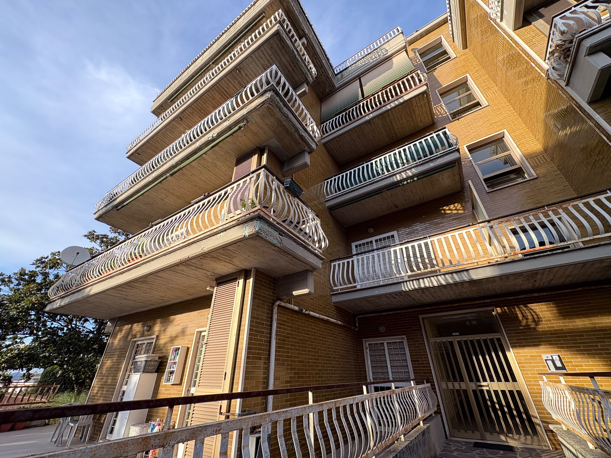 POGGIOCAIANO237- Settebagni-appartamento-box auto-terrazza esclusiva