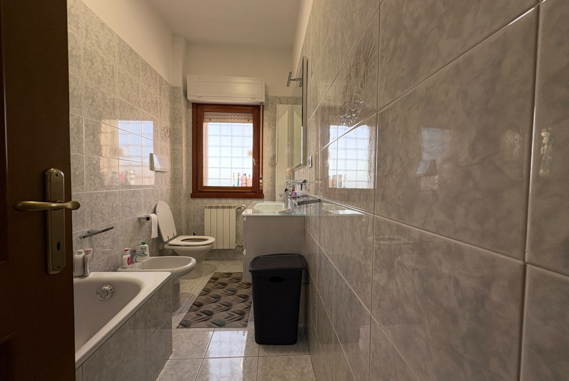 POGGIOCAIANO237- Settebagni-appartamento-box auto-terrazza esclusiva