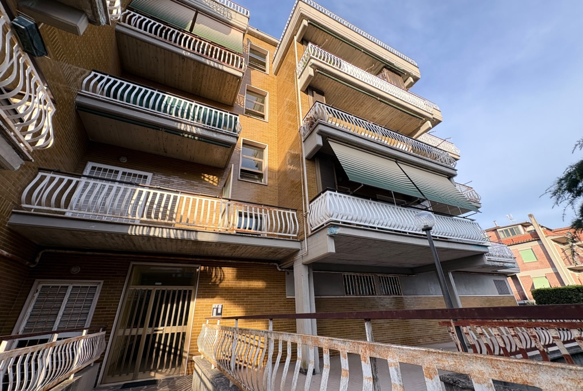 POGGIOCAIANO237- Settebagni-appartamento-box auto-terrazza esclusiva