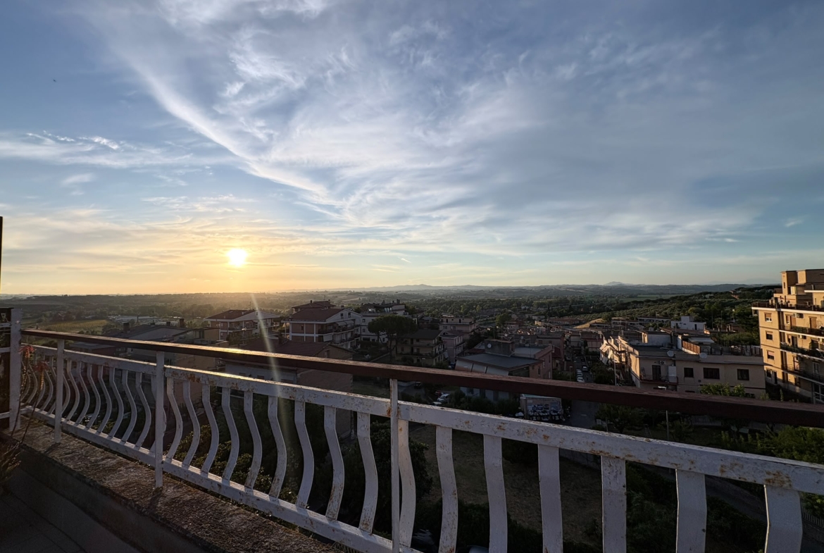 POGGIOCAIANO237- Settebagni-appartamento-box auto-terrazza esclusiva