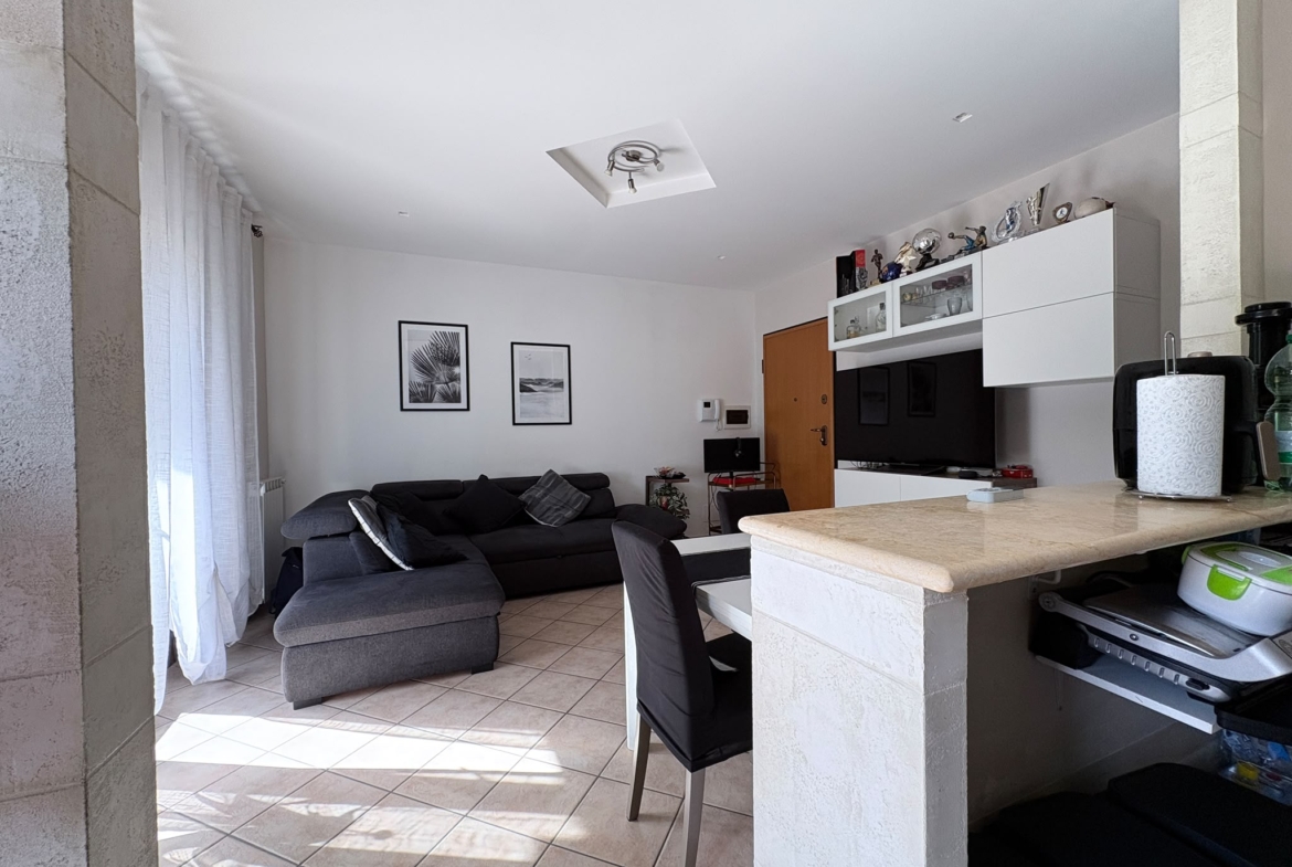MAIELLA800– Appartamento Trilocale con terrazzo e box-ottimo stato