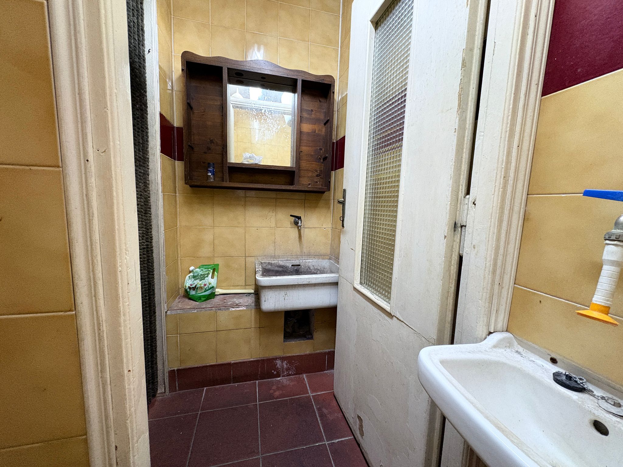4d612585-7b50-440c-a7c8-b73433d1a25b LIBERTA1100-Locale Commerciale centralissimo-doppio ingresso-grande visibilità
