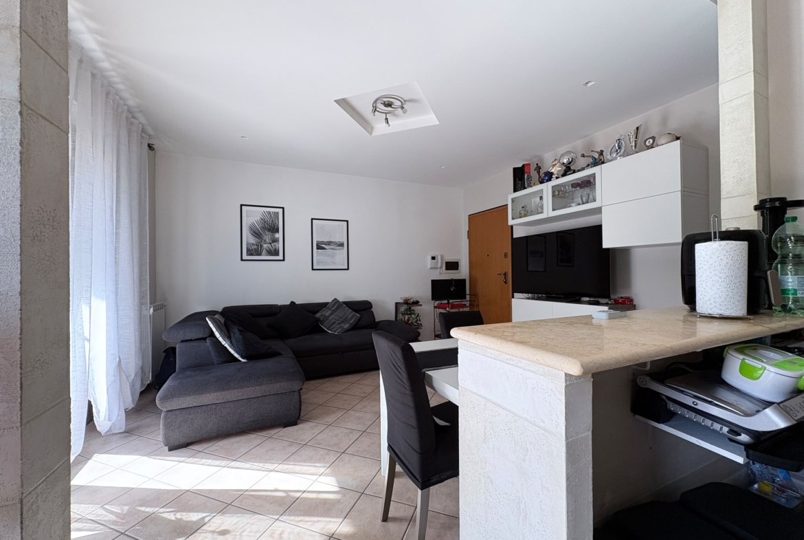 MAIELLA800– Appartamento Trilocale con terrazzo e box-ottimo stato