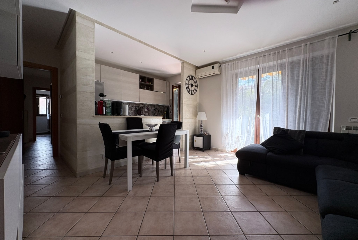 MAIELLA800– Appartamento Trilocale con terrazzo e box-ottimo stato