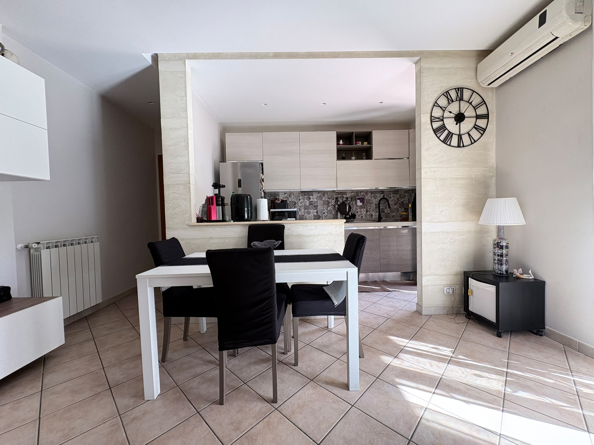6fe3c5a8-3b04-4d7a-862c-743692d4eab8 MAIELLA800– Appartamento Trilocale con terrazzo e box-ottimo stato