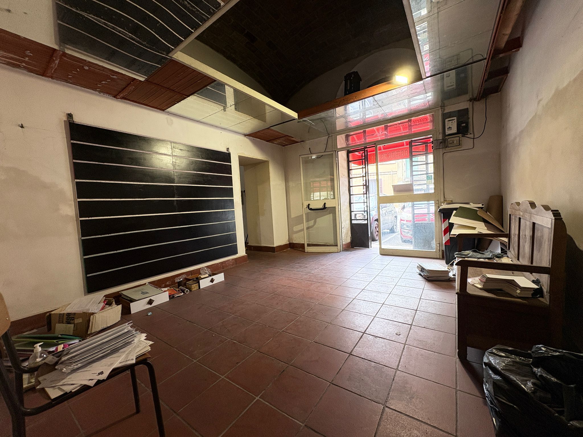 7a9e8a4d-8f7b-4a68-b6fb-b3c932ba3de4 LIBERTA1100-Locale Commerciale centralissimo-doppio ingresso-grande visibilità