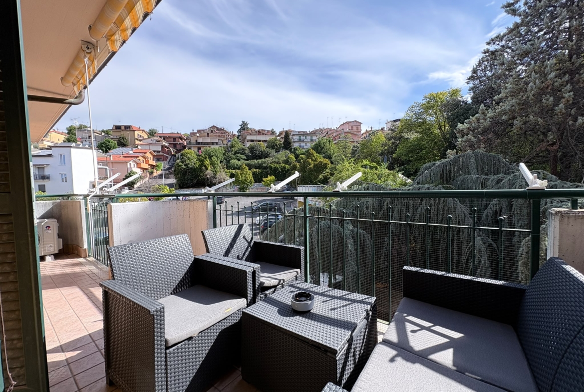 MAIELLA800– Appartamento Trilocale con terrazzo e box-ottimo stato