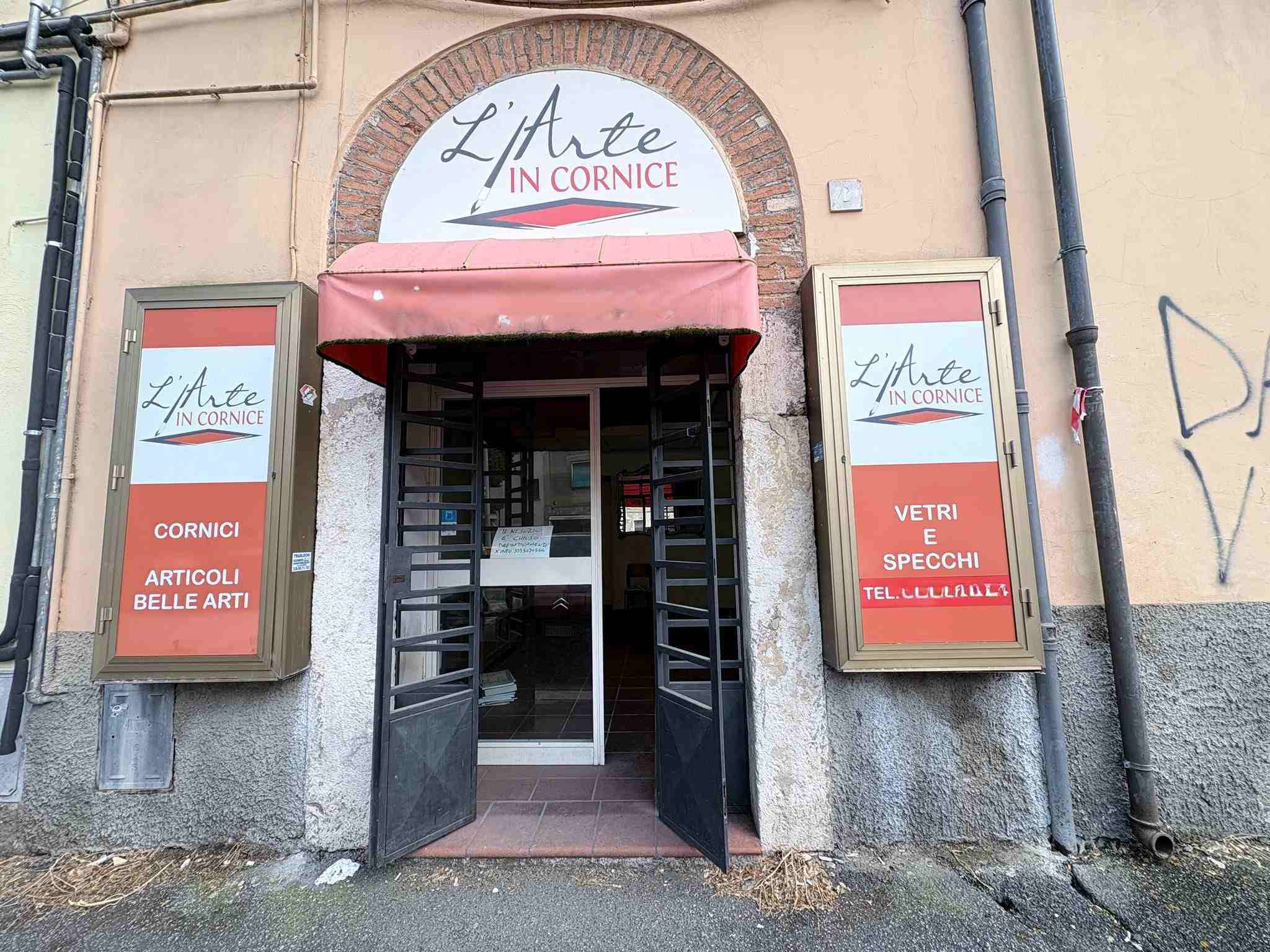 copertina liberta1100 LIBERTA1100-Locale Commerciale centralissimo-doppio ingresso-grande visibilità